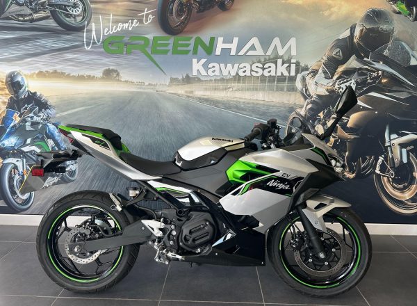 2025 Kawasaki Ninja e-1